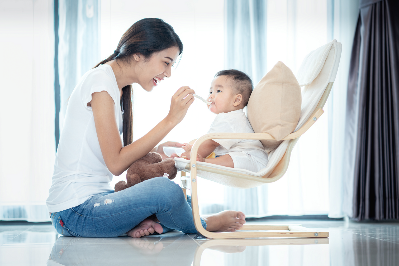 A Guide to Introducing Solids to Your Baby: Starting Solids & First ...